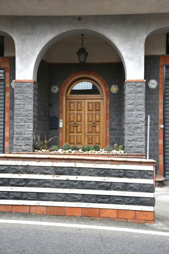Casa Zu' Saru Villa Giarre Exterior photo